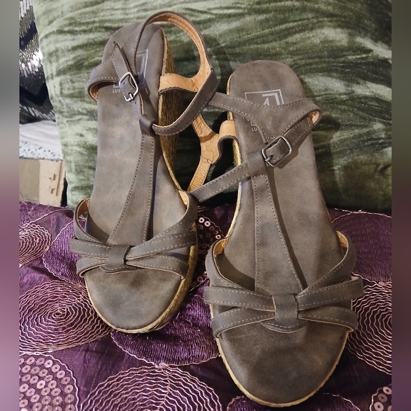 🎈🎈BUY 1 GET 1 FREE💥Like New L4L Lust For Life Wedges Sz 7.5 - Picture 8 of 11